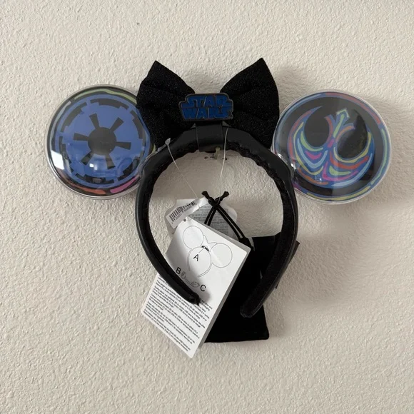 NWT Disney Star Wars Night 2025 ears light up Glitter Bow Headband - Picture 7 of 7